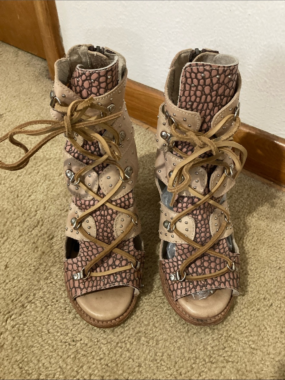 Freebird Blush Tan Brandy Size 8